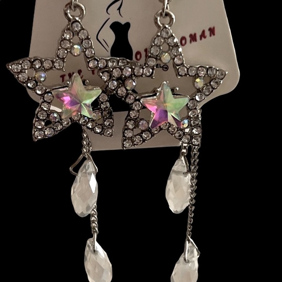 GORGEOUS IRIDESCENT CRYSTAL EMBELLISHED STAR FRONT/BACK EARRINGS - Picture 2 of 11